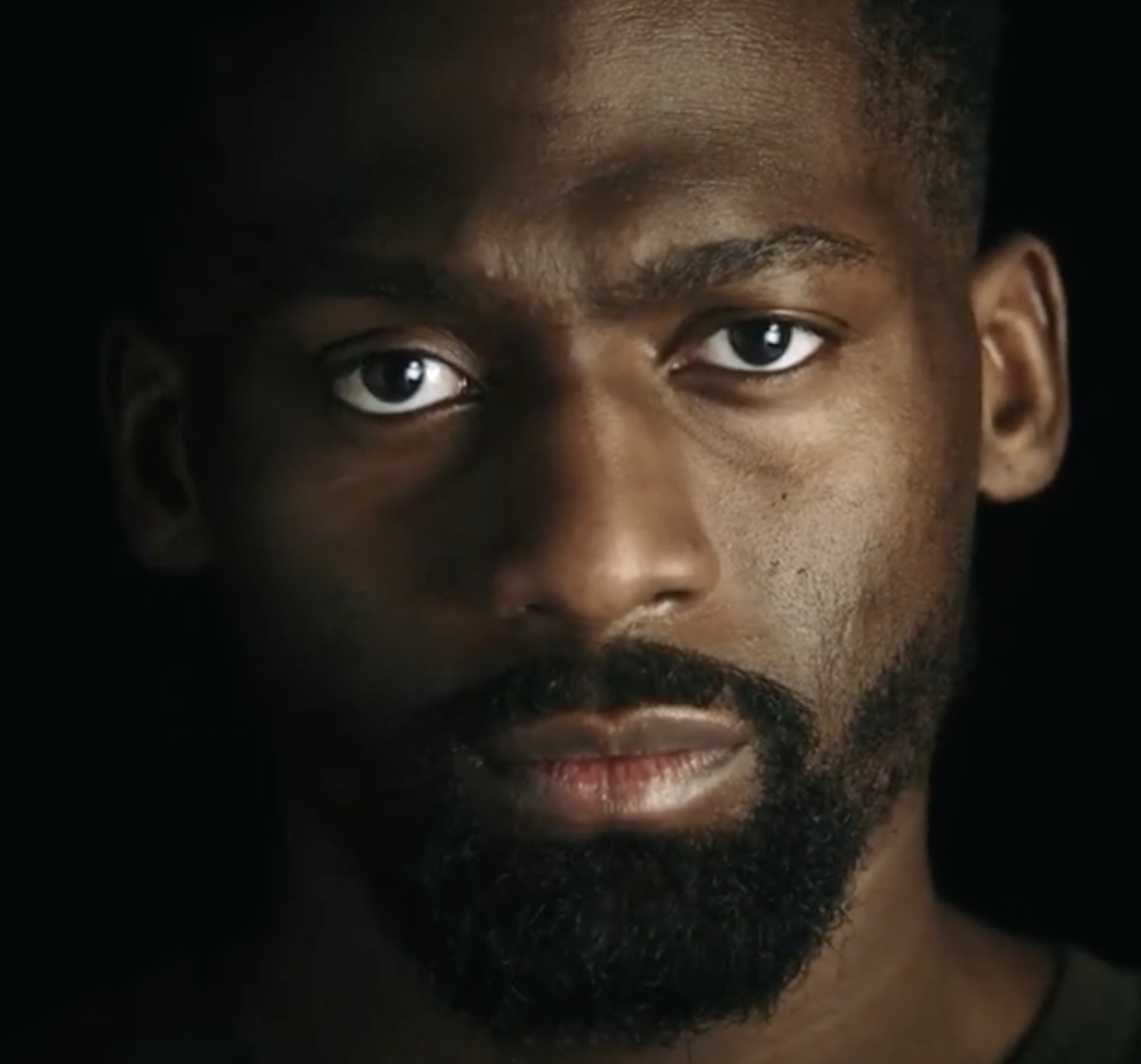 Visage en gros plan de C.Doumbé