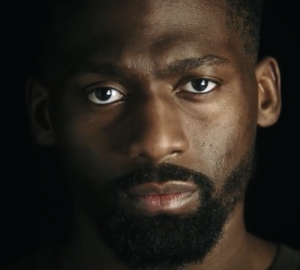 Visage en gros plan de C.Doumbé